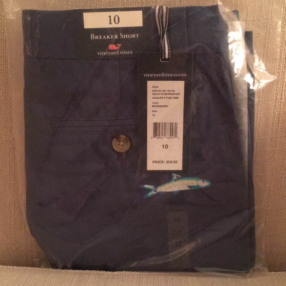 Vineyard Vines NWT boys Blue shark size 10 shorts - Picture 1 of 3